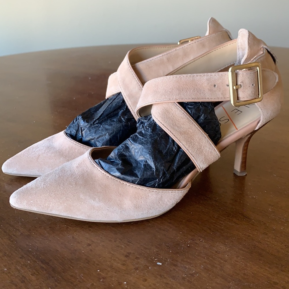 Sole Society Tamra sz 7 pointed toe tan suede pump crisscross strap, no stains